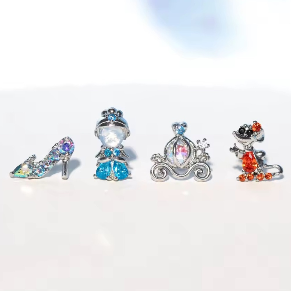 Disney’s Cinderella Stud Earrings Set- Silver
